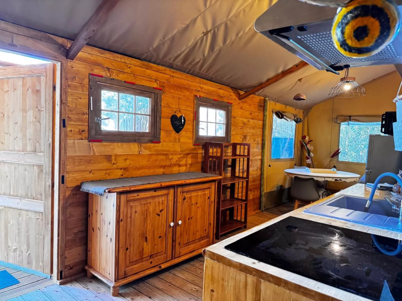 Familienzelt" Nachlass-Dedans