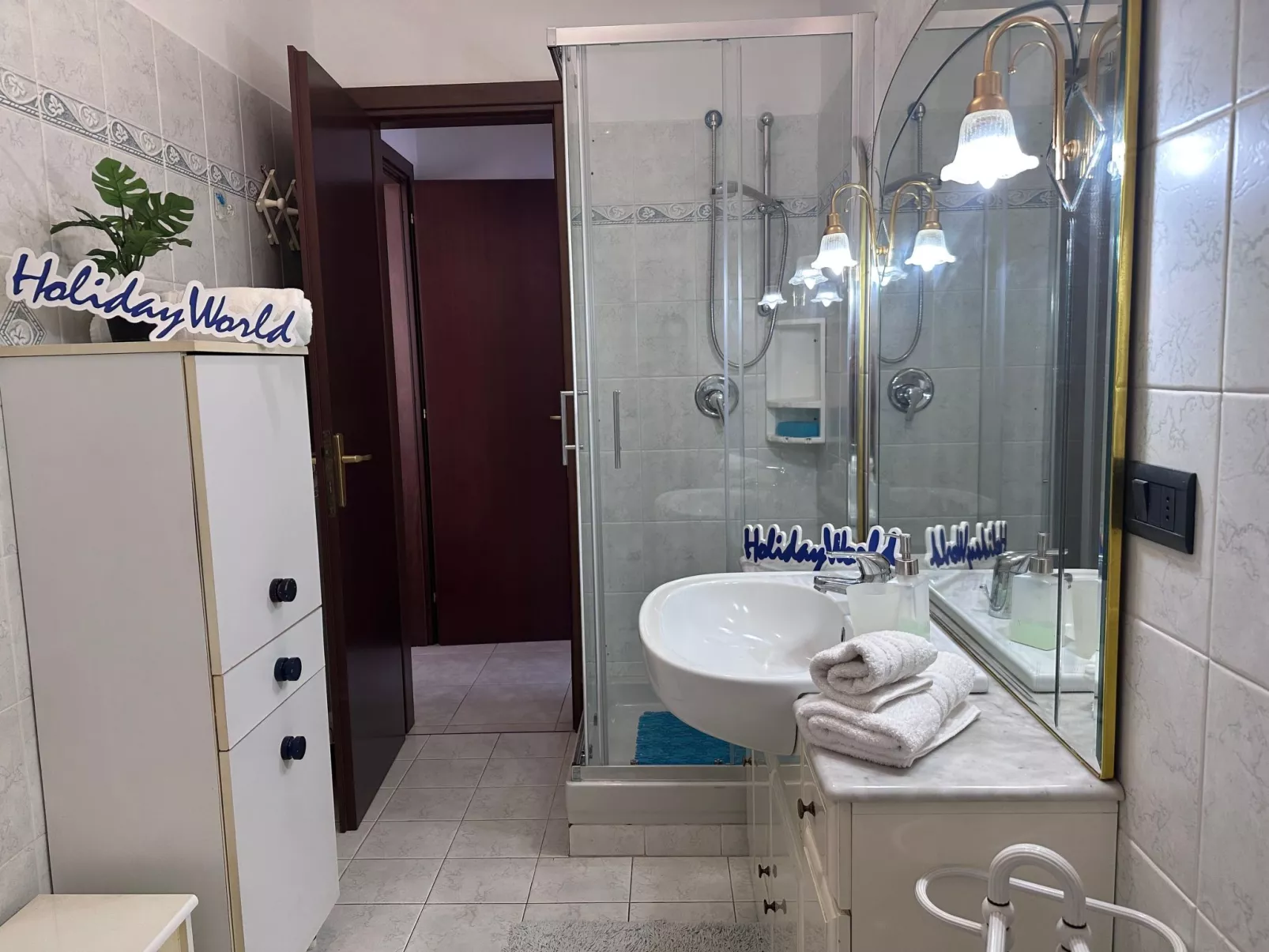 AMare Blu von Holiday World-Drinnen