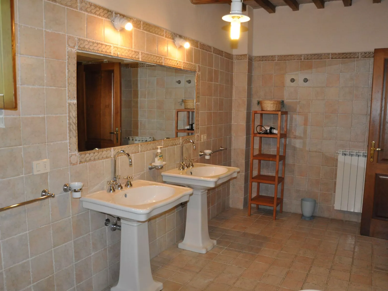 In Acquapendente mit großem Garten-Image-tags.info