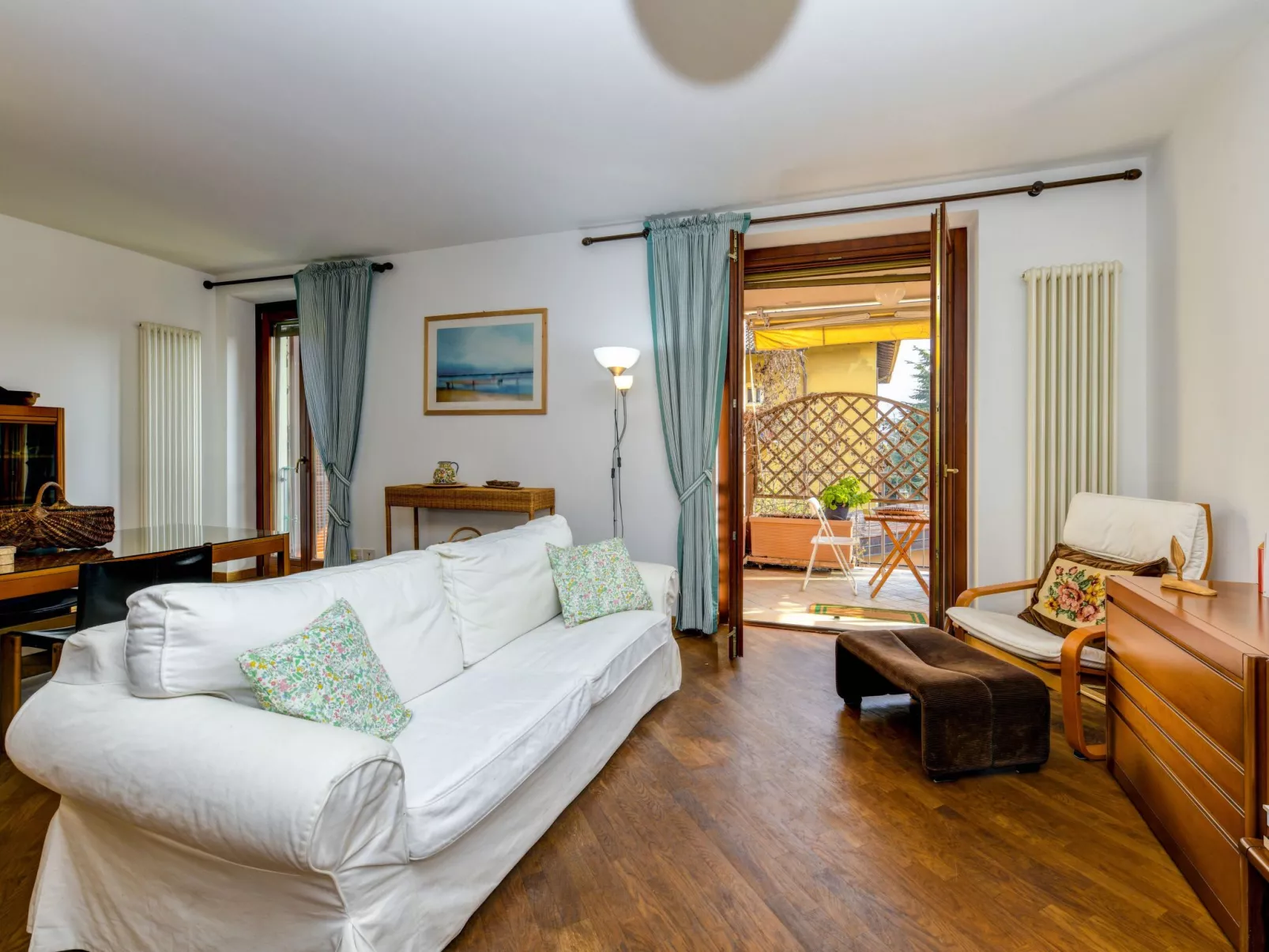 'Silvia2' mit privatem Balkon-Drinnen