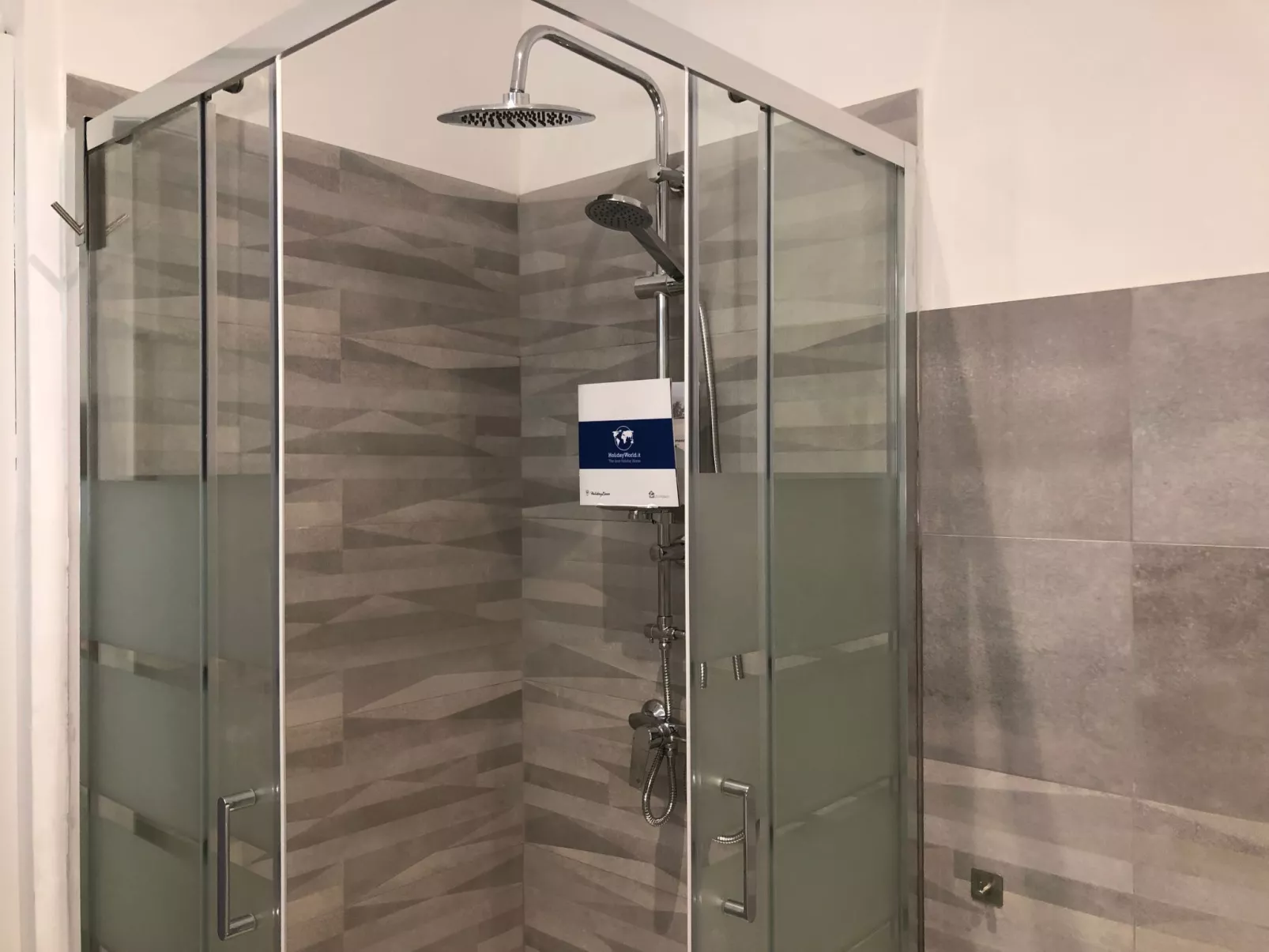 Für 8 Personen ca. 100 m&sup2; in Turin, Piemont (Provinz Turin)-Drinnen