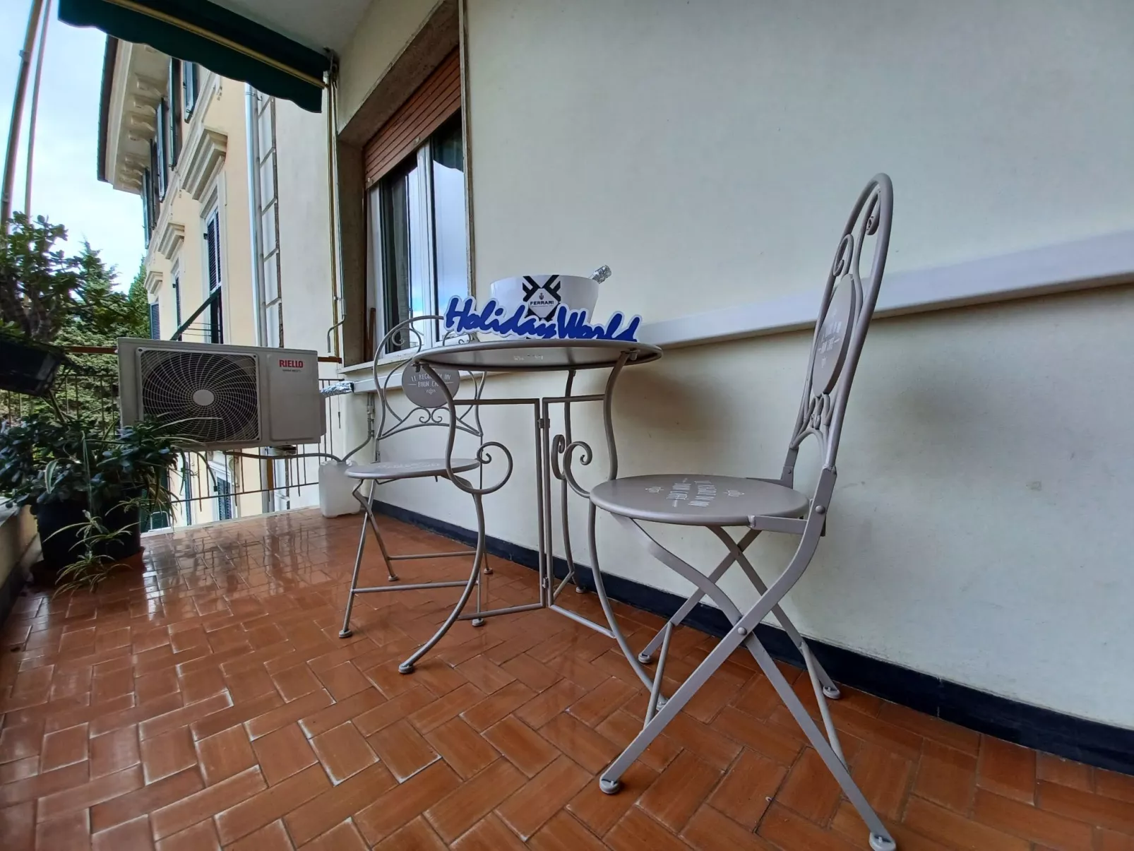 House Holiday Sea by Holiday World-Outside