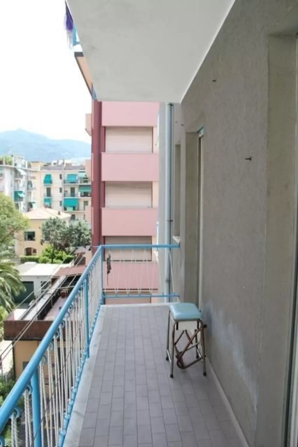 Wohnung mit Balkon-Drinnen