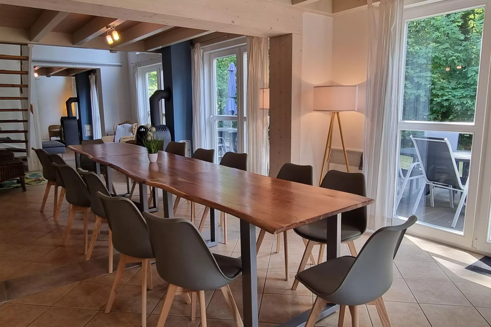 Familienhaus am Wald-Esszimmer