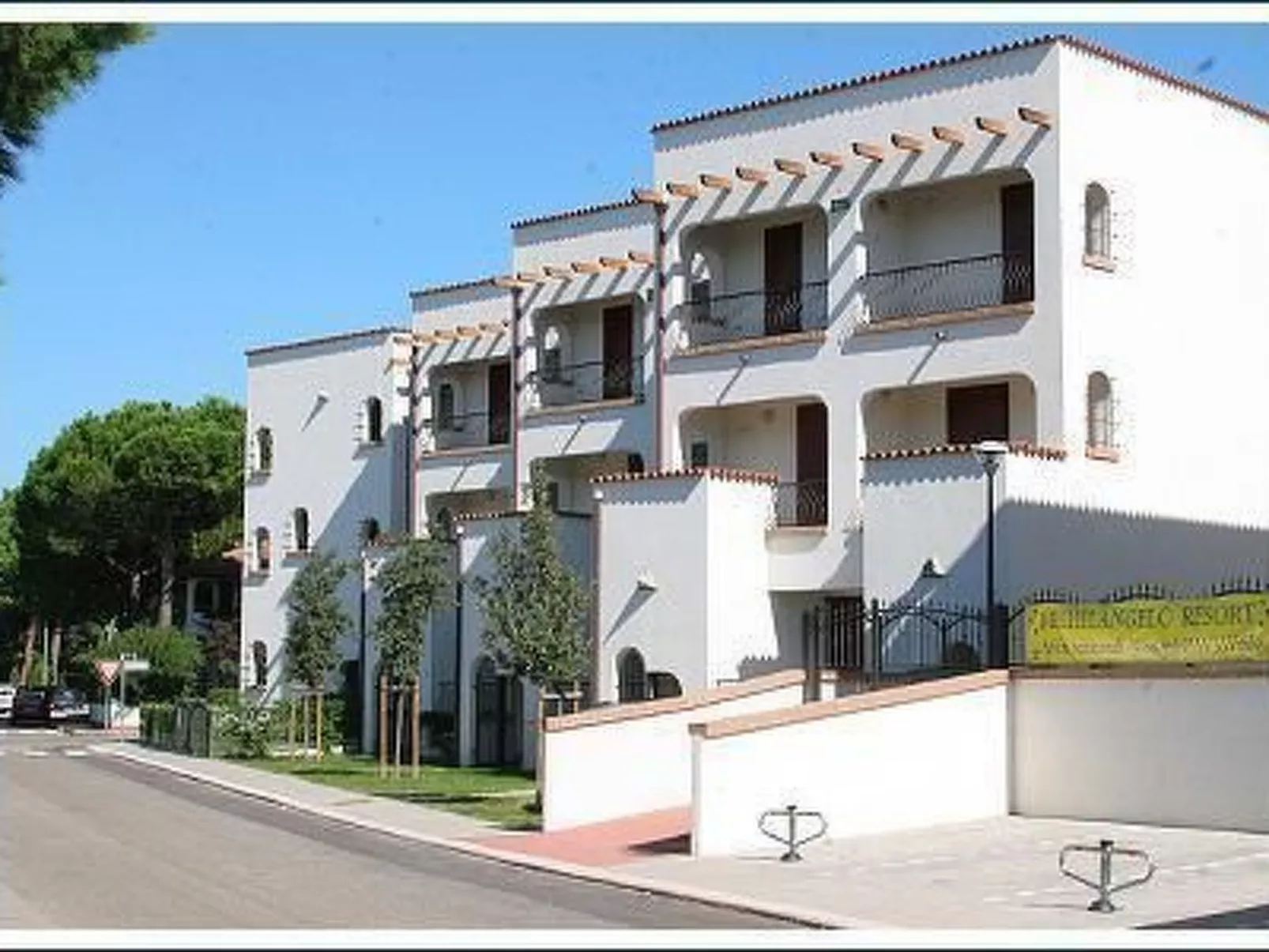 In Lido Di Spina mit Möbliertem Balkon-Dehors