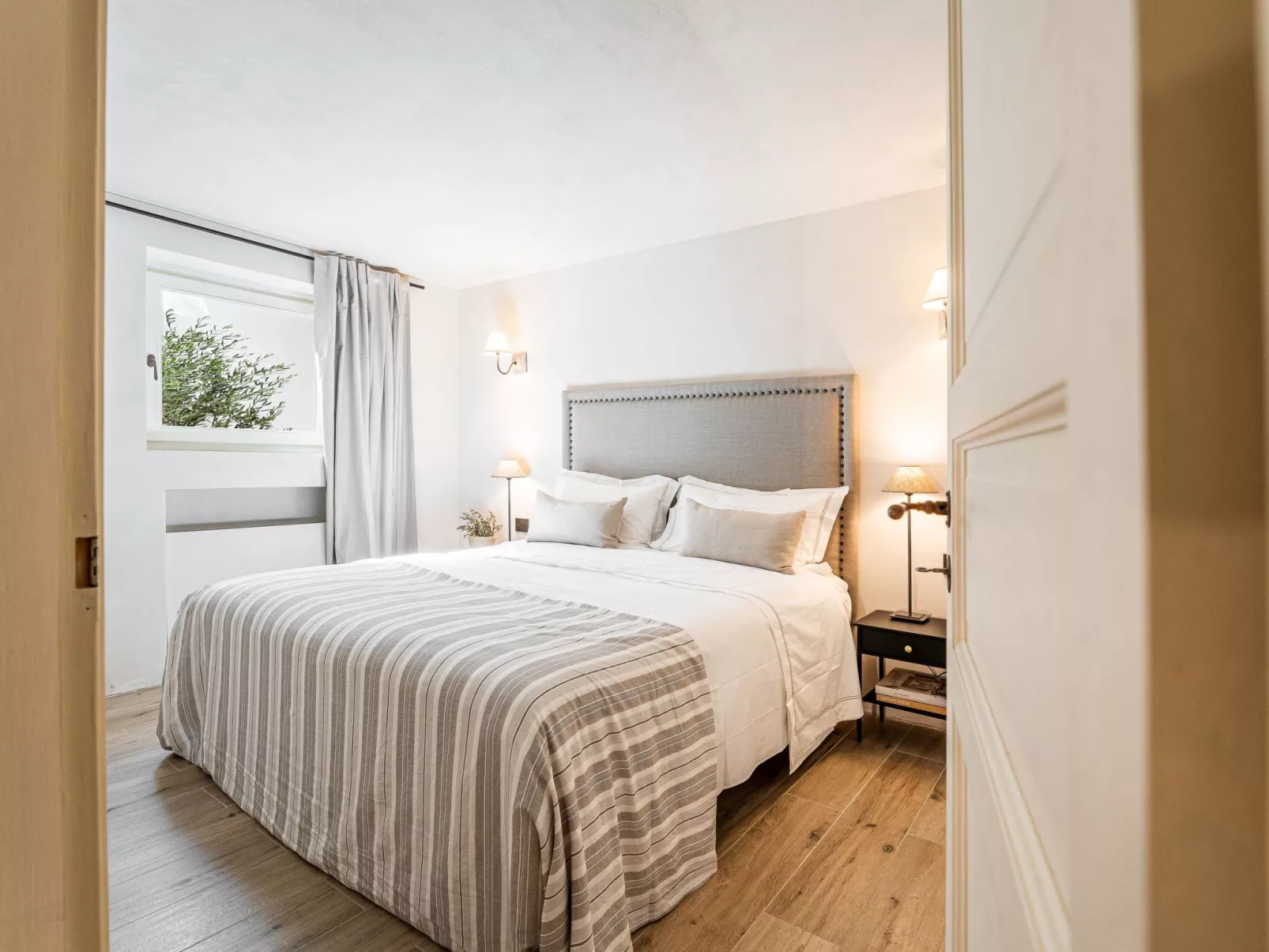 Capalbio Pool-Inside