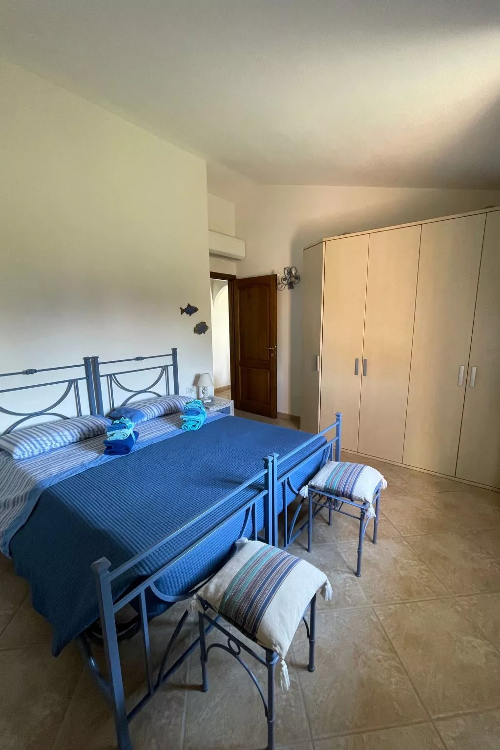 Haus 1 Kilometer vom Strand von Porto Ainu entfernt-Image-tags.info