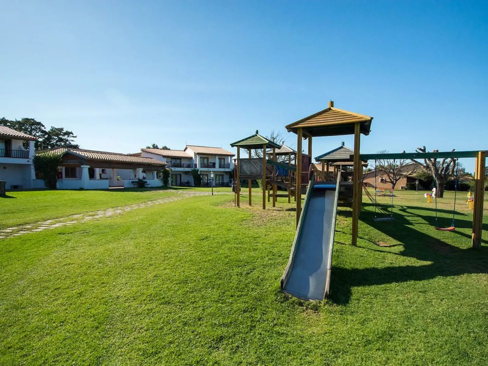 Apt. Eldi 2AS, mit gemeinsamem Schwimmbad-Draußen