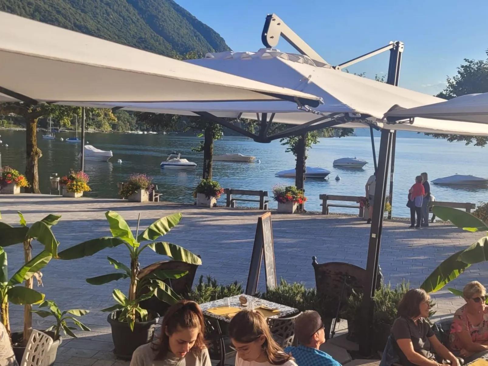 Casa Verdi" am See, nur einen Steinwurf vom Stadtzentrum entfernt-Draußen