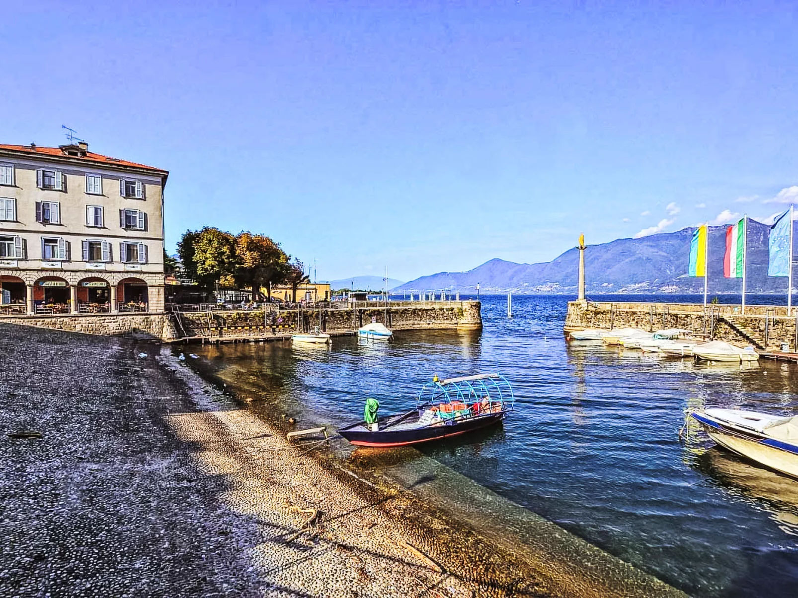 Mit Blick auf den Lago Maggiore-Umgebung
