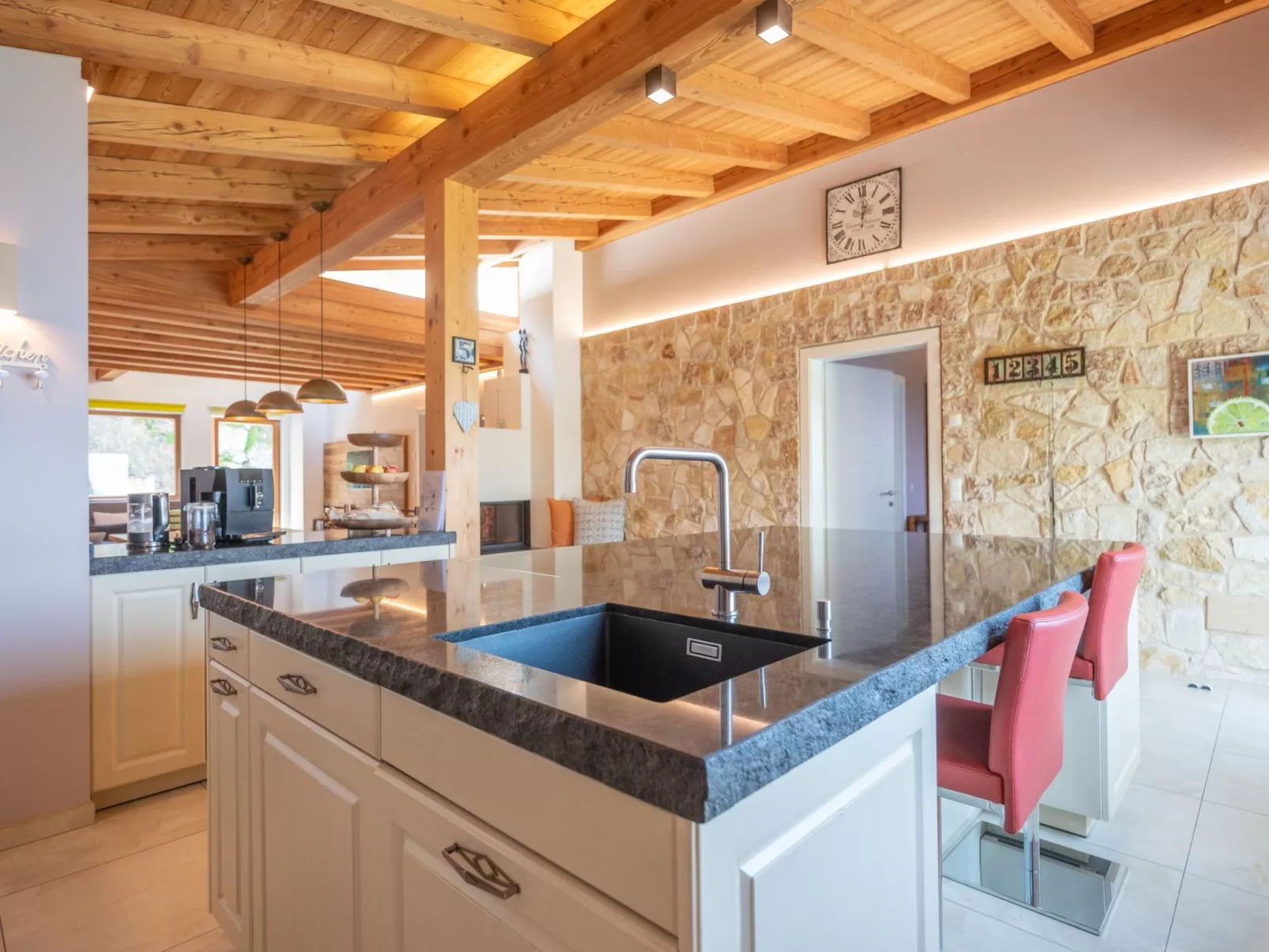 Villa mit schönem Seepanorama und Naturteich-Inside