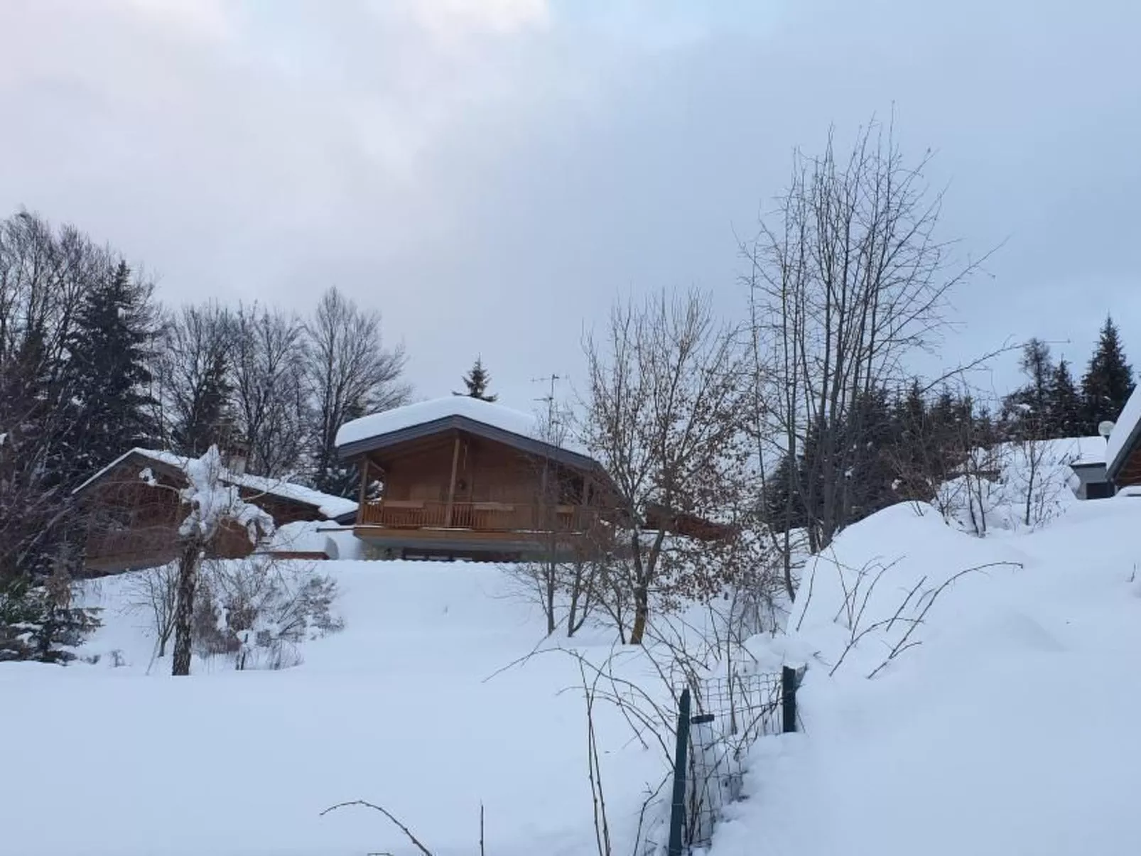 Berghütte mit Wasserblick-Draußen