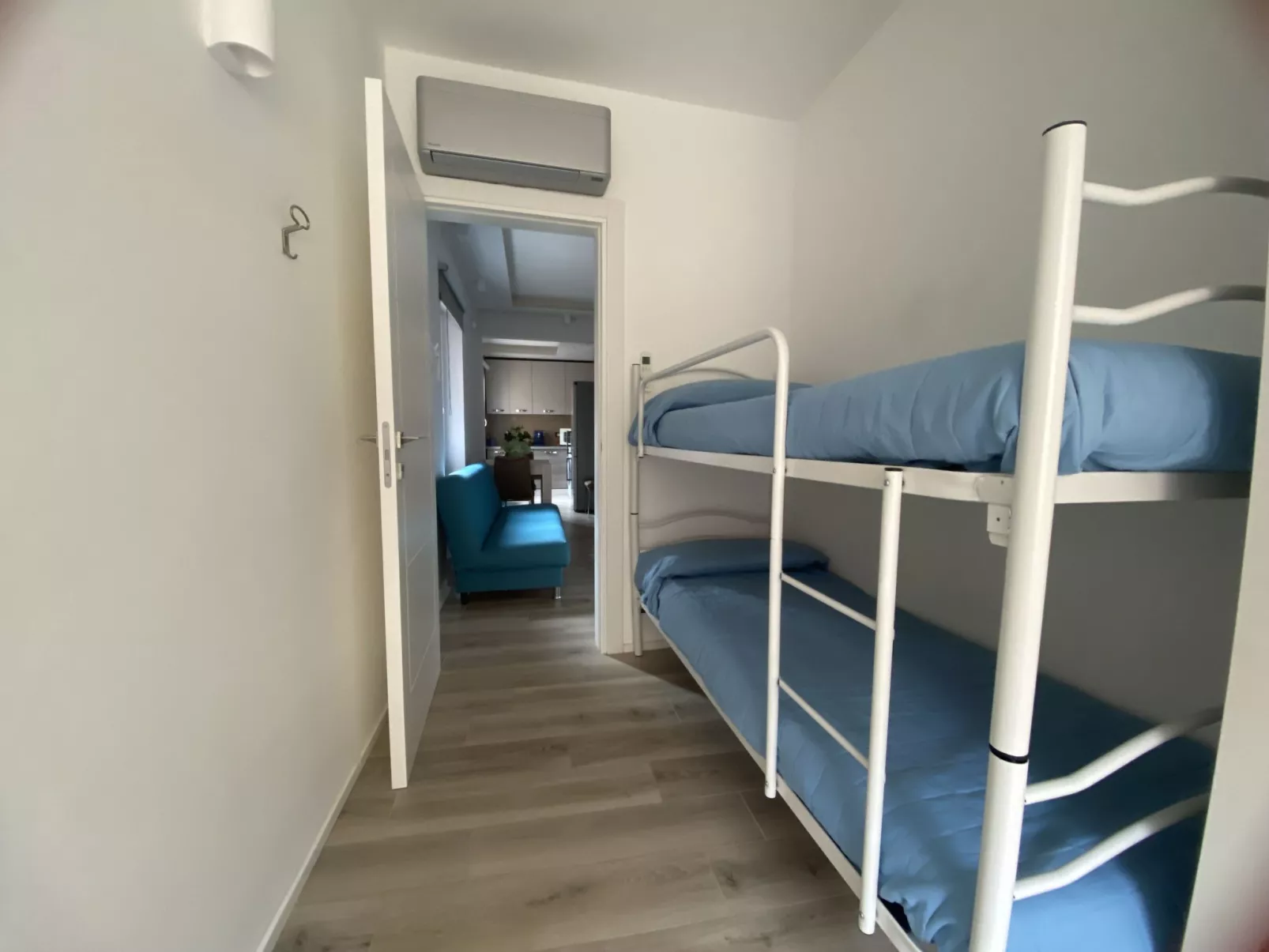 Vaze's Heart by Holiday World-Inside