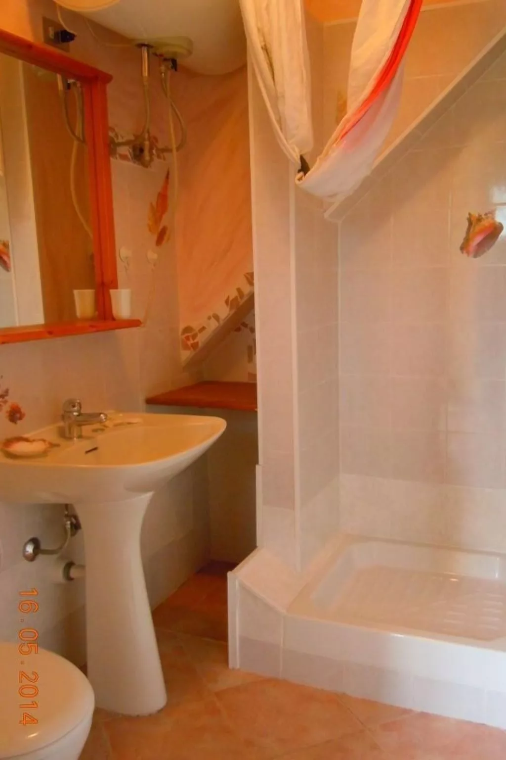 Schönes Ferienhaus mit Garten und Whirlpool-Drinnen