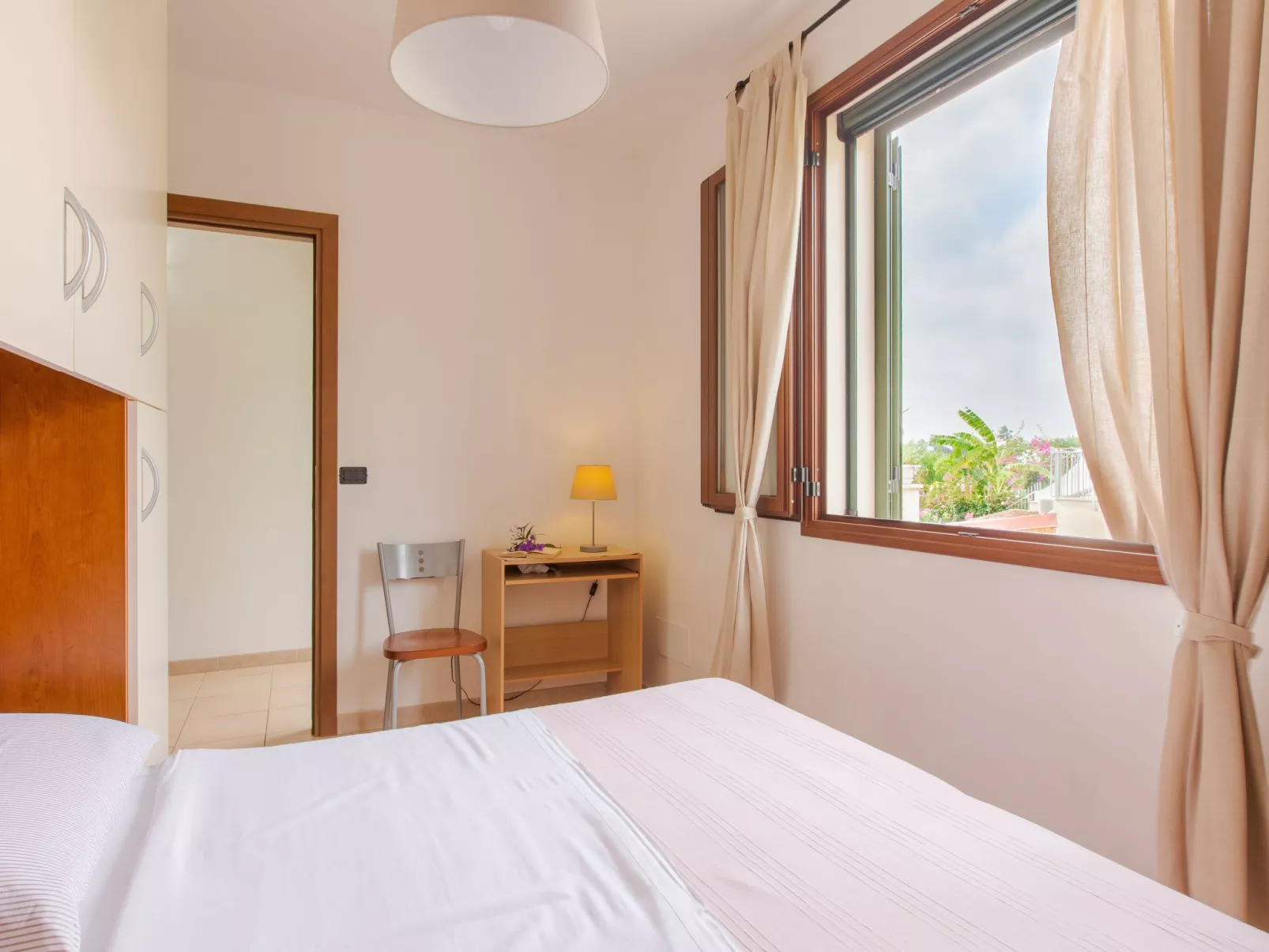 Flacher Rasen rechts-Inside