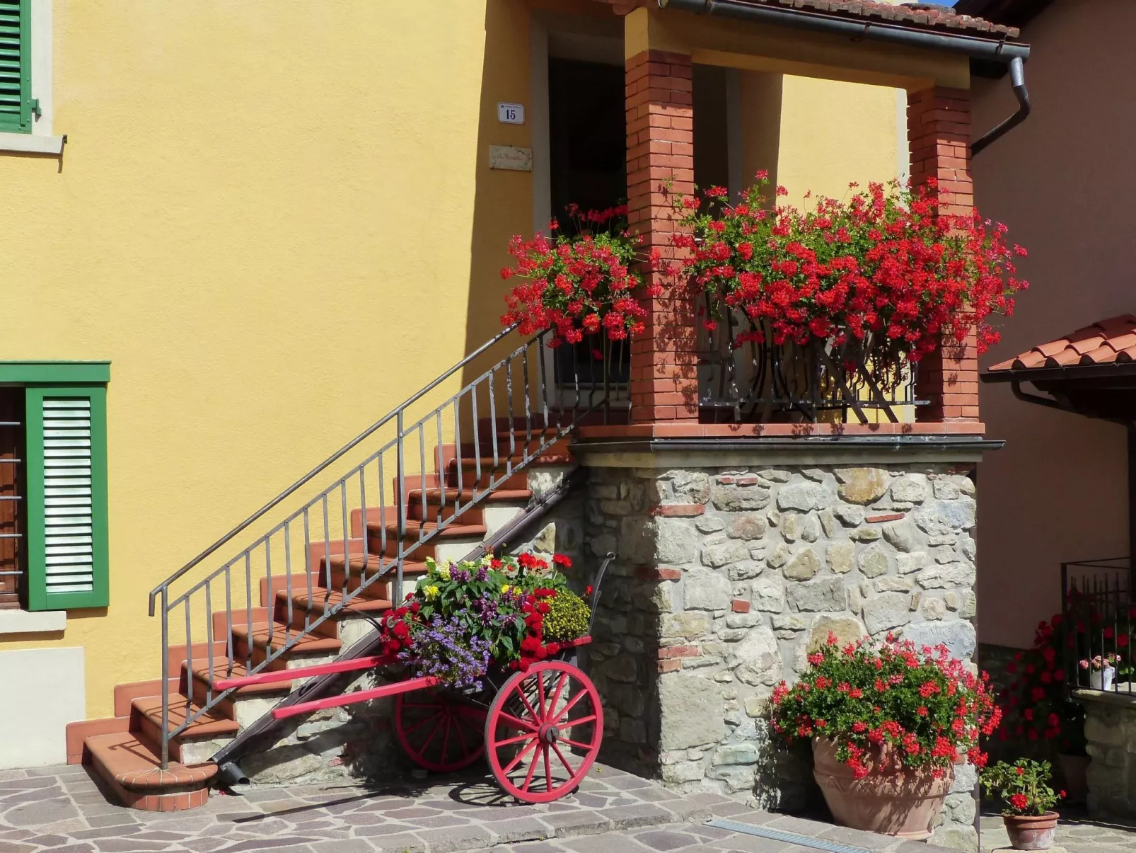 'Case Cioni-Focolare'.-Draußen