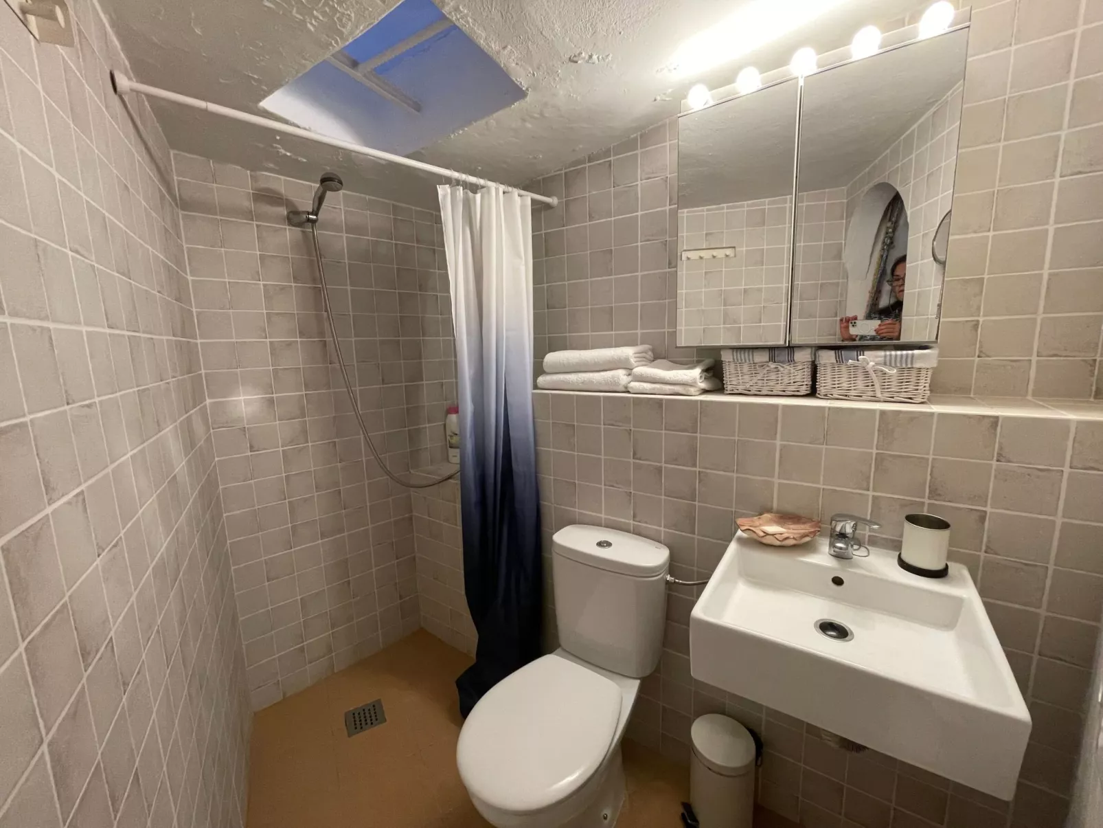 Haus mit Jacuzzi, Blick auf Berge, Meer und Ents-Inside