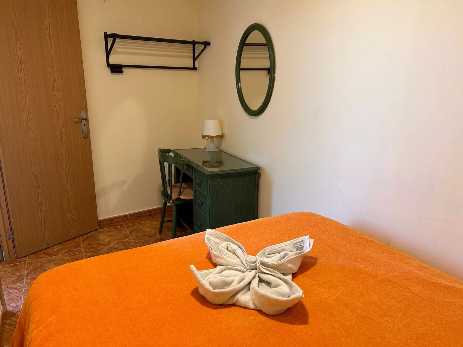 Apartment mit Balkon und Meerblick-Drinnen