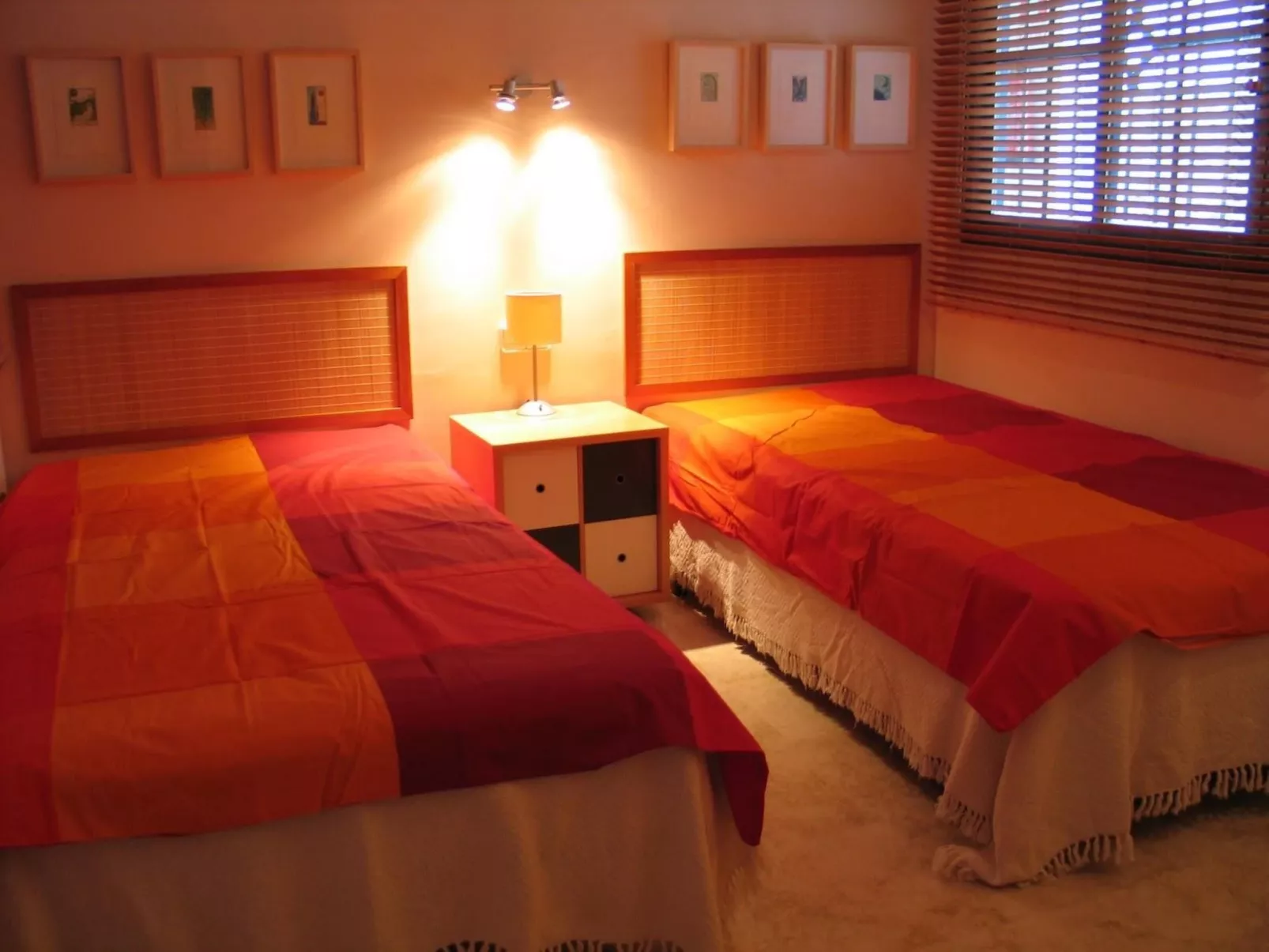 Mit Terrasse, Pool und Garten-Inside