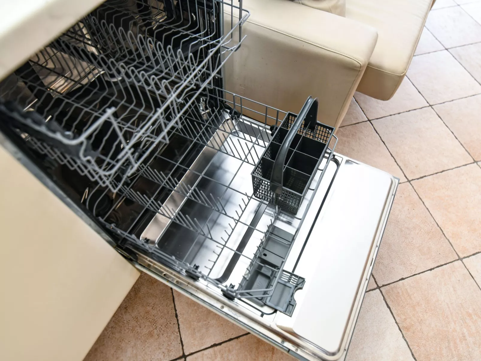 Wohnung mit Balkon, Schwimmbad und Seeblick-Inside