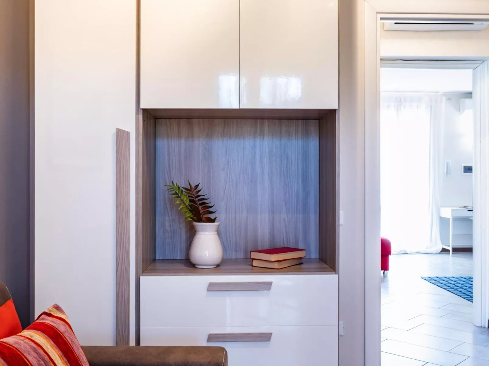 Wohnung mit separatem Eingang und kleinem privaten Innenhof.-Dedans