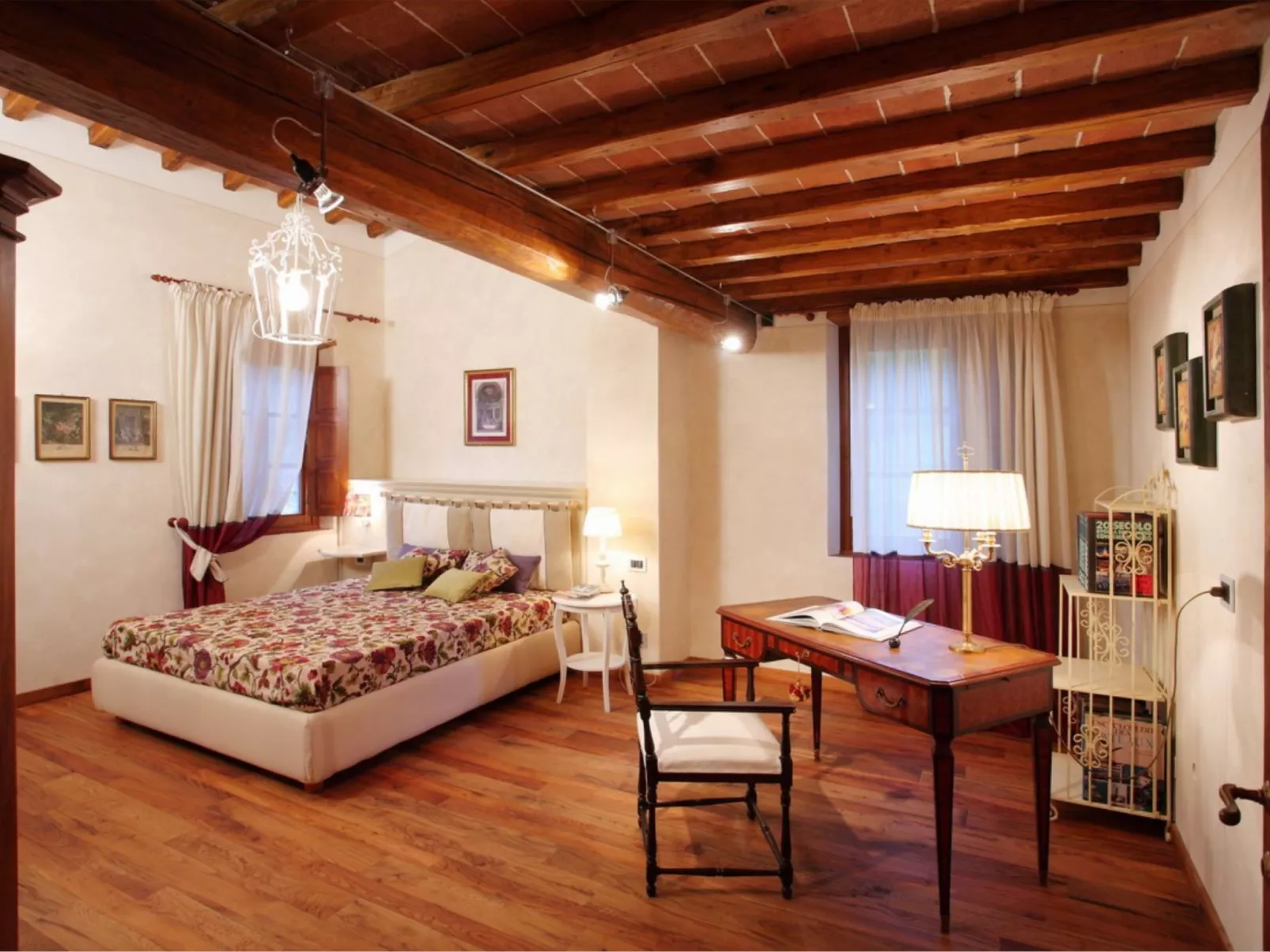 Villa mit privatem Pool und Wellnessbereich-Inside