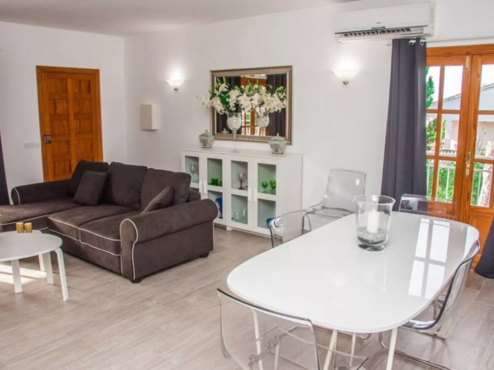 Villa Son Serra de Marina-Inside