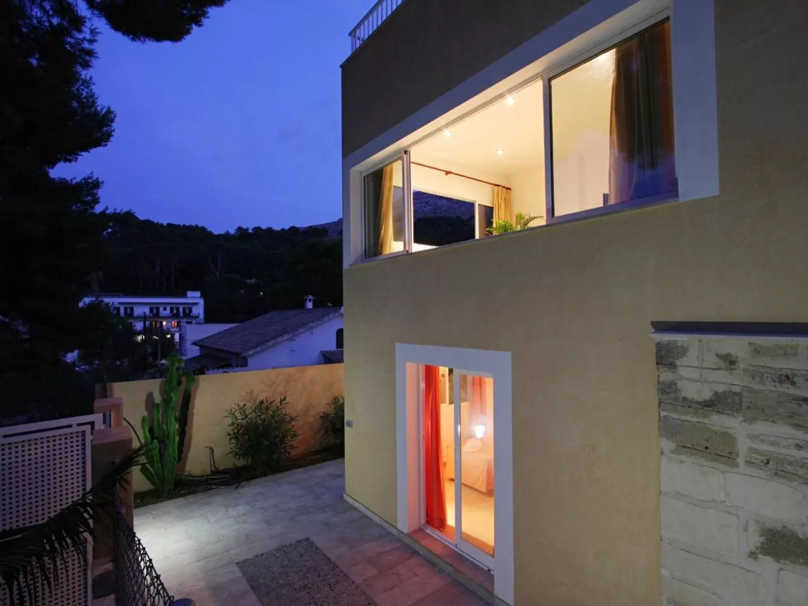 Villa Medina, Cala Sant Vicenç-Dedans