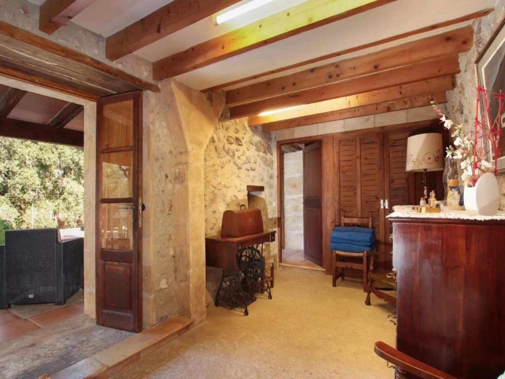 Villa Camp Redo-Outside