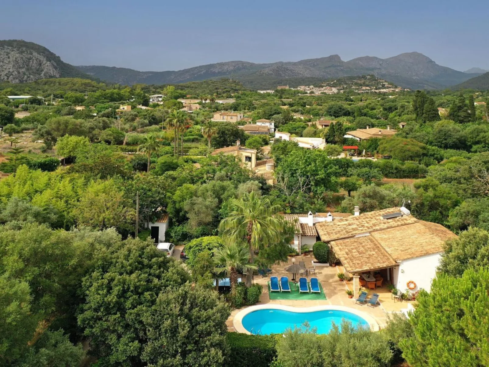 Schöne Villa in Pollensa mit beheiztem Pool-Draußen