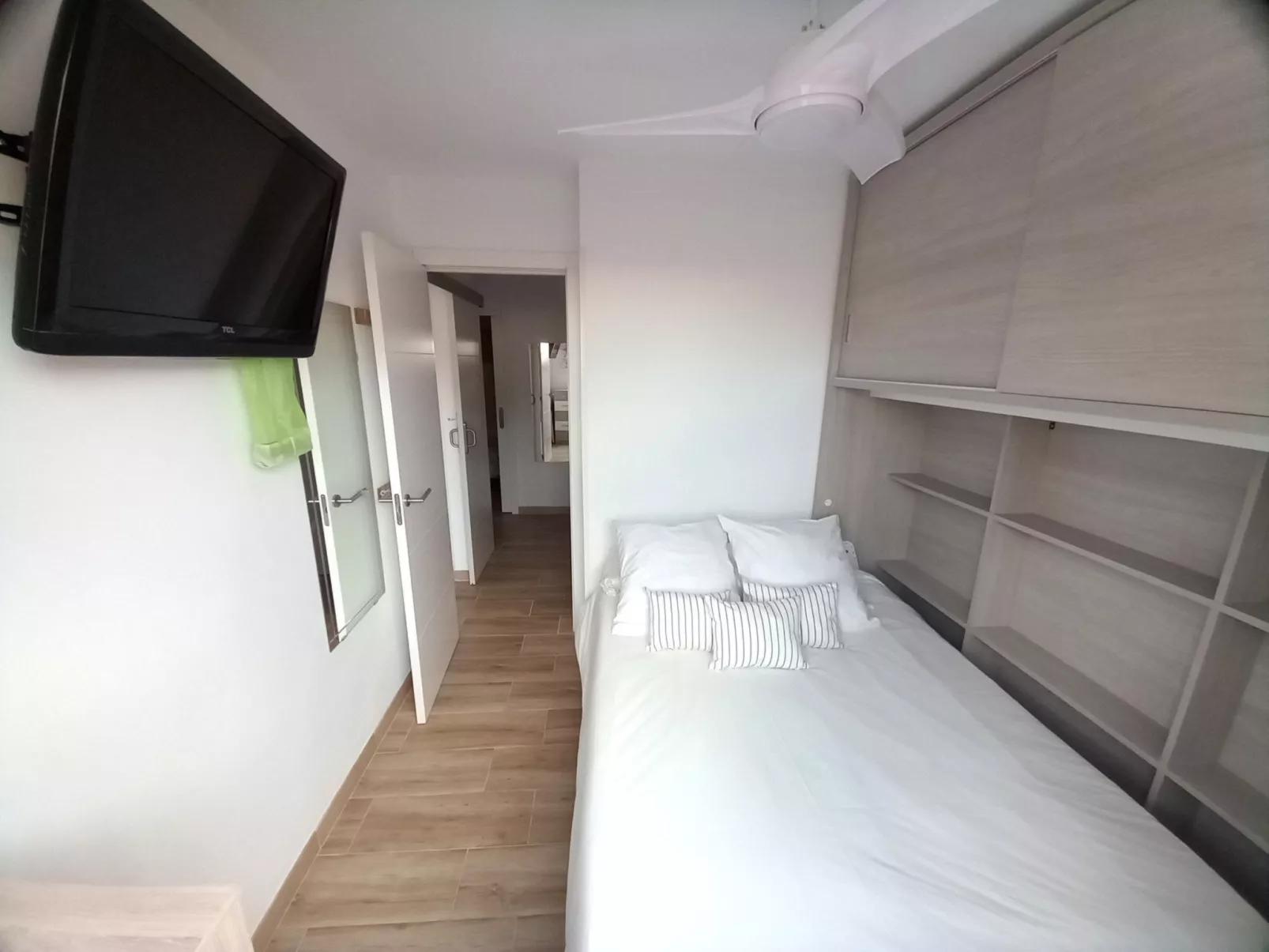 "Lagos de Miramar Deluxe-Drinnen