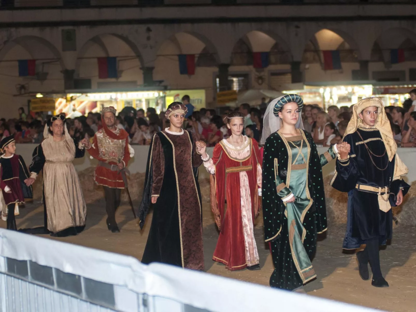 Apartment Rosa Canina (Wilde Rose)-Image-tags.info