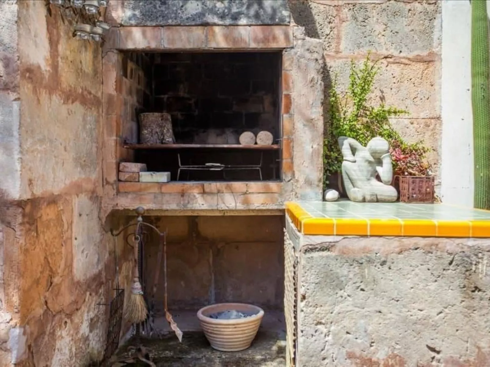 Casa Concha, Salines-Draußen