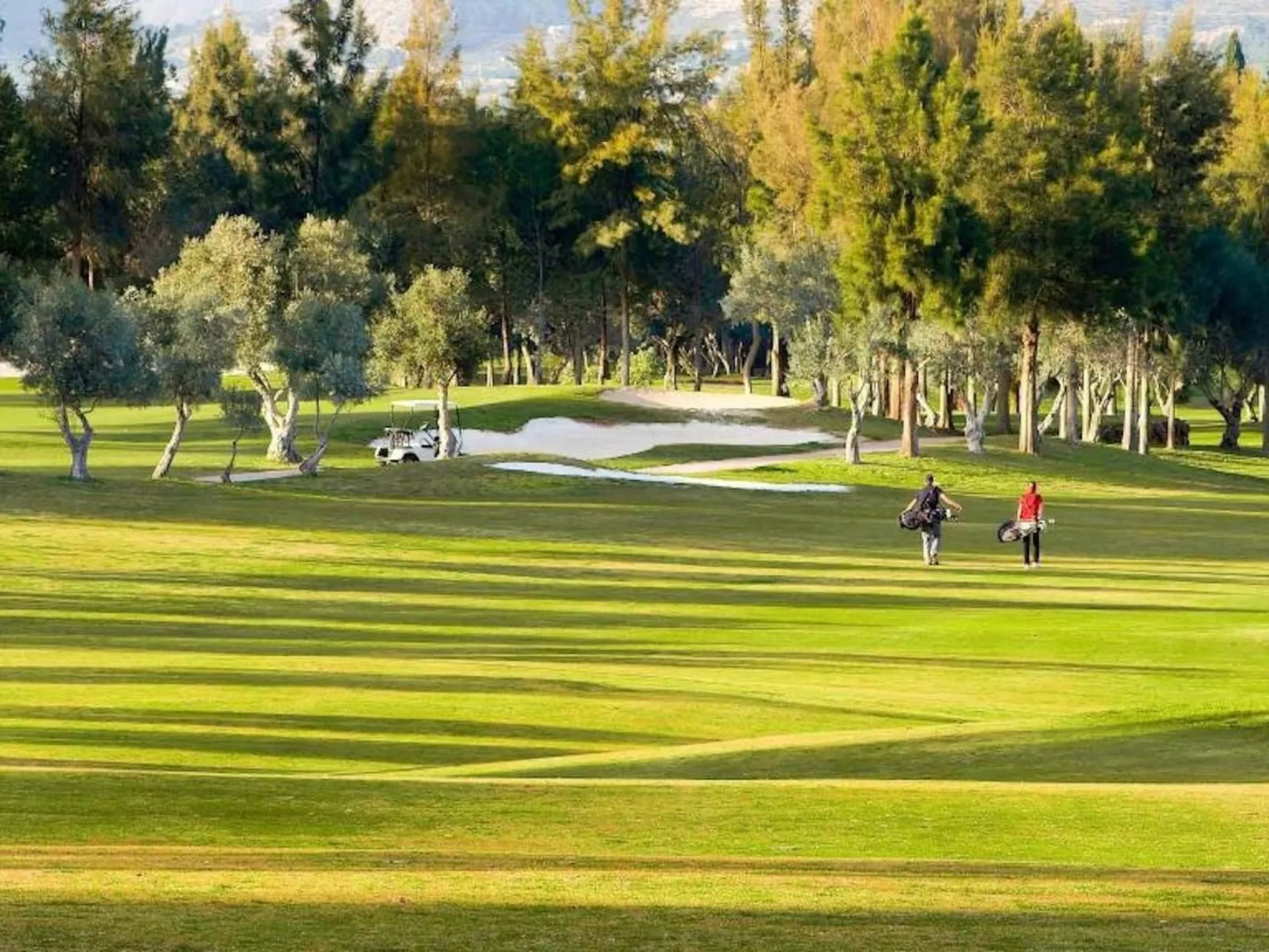 Schöne Villa, großer Pool und Garten-Outside