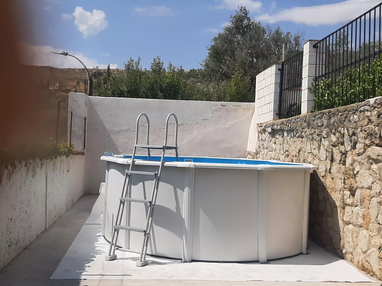 Weingut "Garnacha de Borja".-Outside