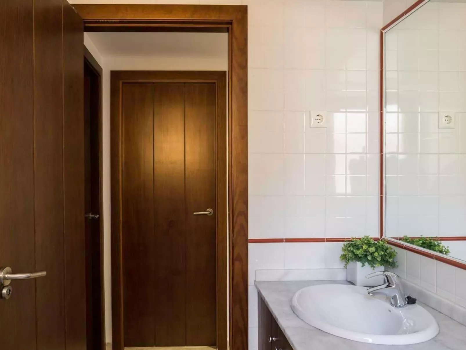 "Blue" mit Schwimmbad-Dedans