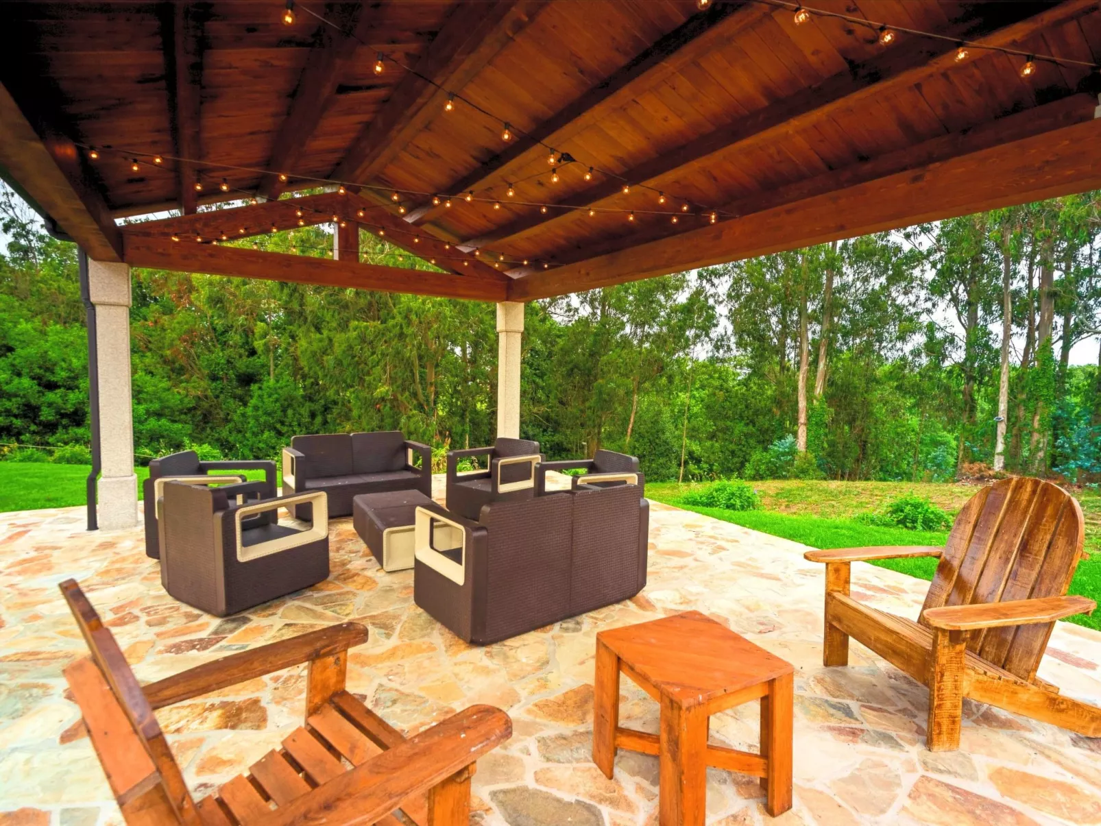 Schönes Duplex mit Aussicht, Pool und Garten-Image-tags.info