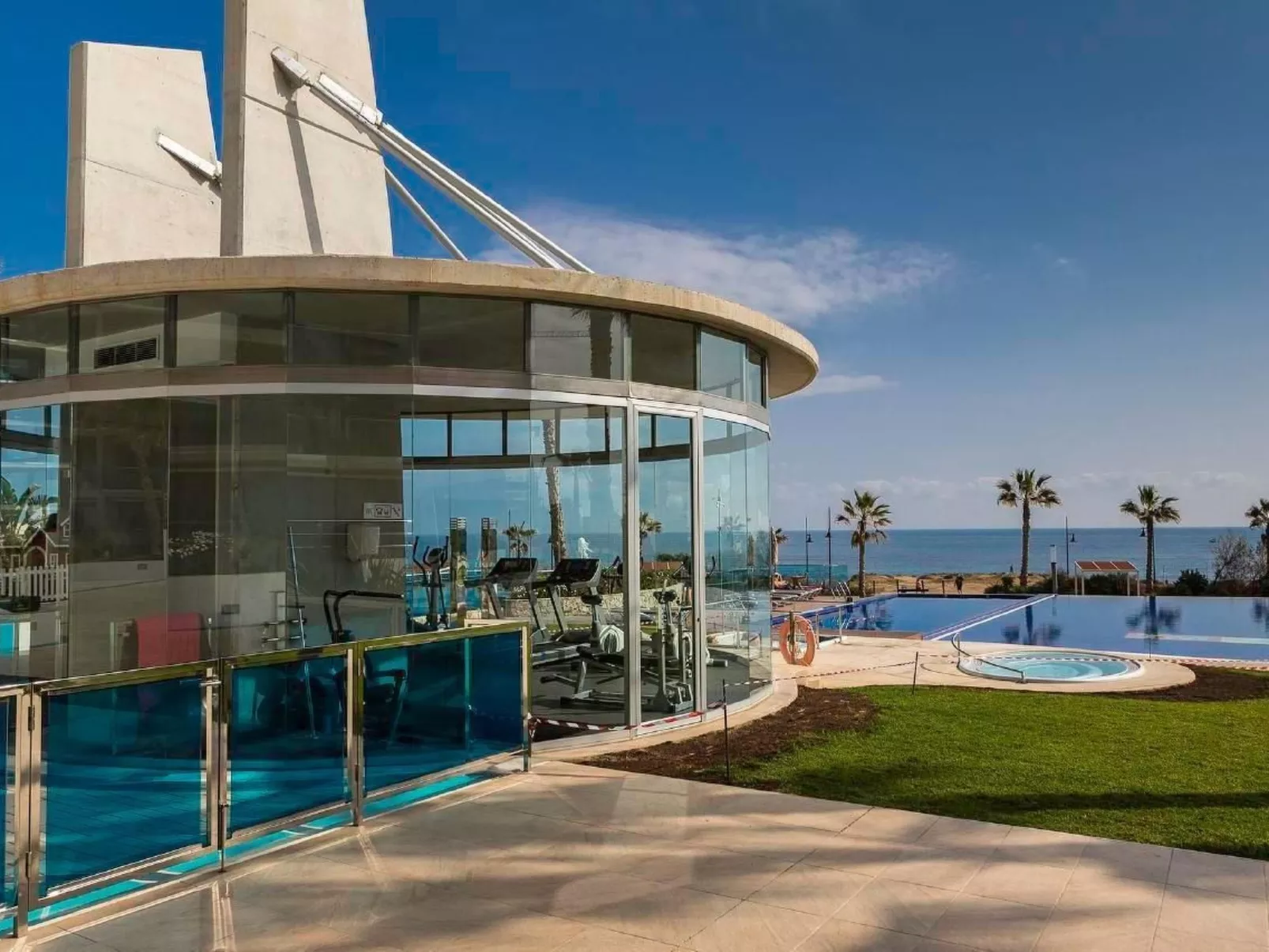 Sea Senses' Suite mit Gemeinschaftspool-Dehors