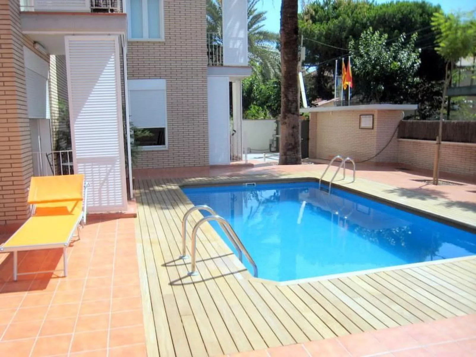 "Caru" mit Terrasse-Outside