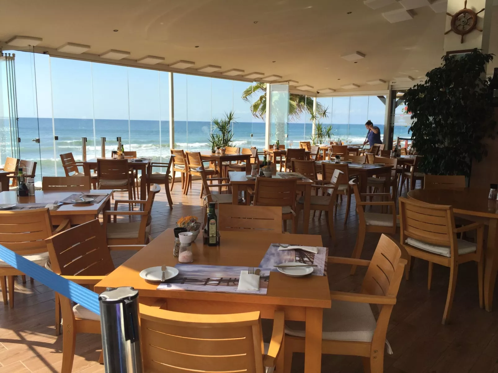 In Sitio De Calahonda mit Privatem Parkplatz und Meerblick-Outside