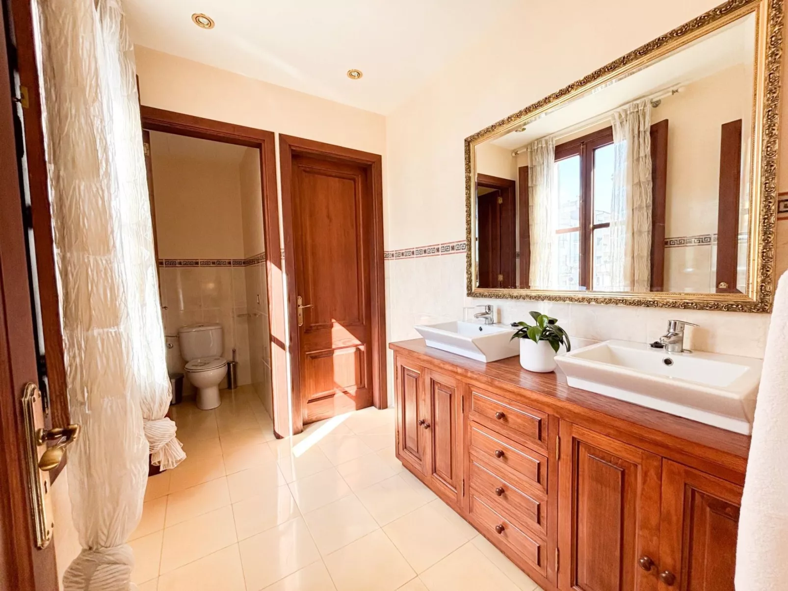 Villa Nekazabal-Drinnen