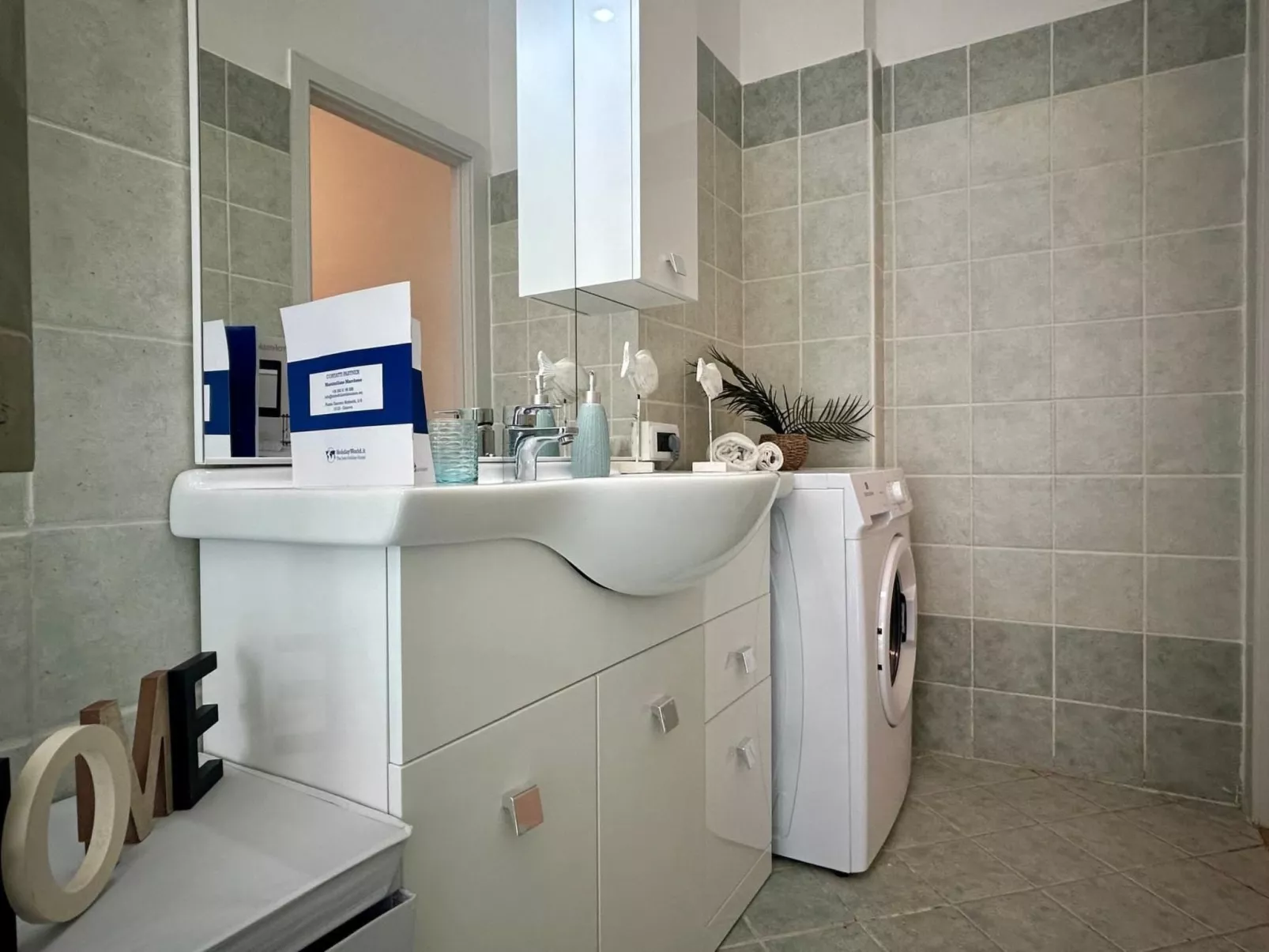 Blue Beach by Holiday World-Inside