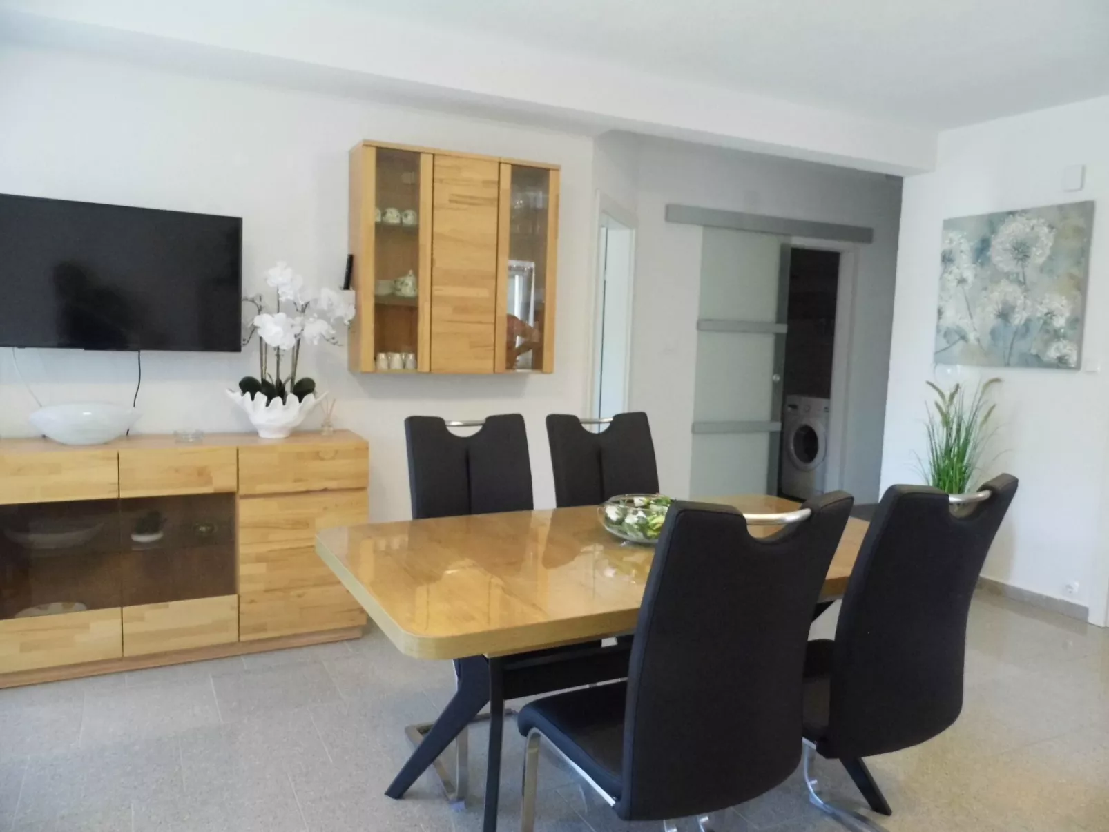 Neue und moderne, voll ausgestattete Wohnung-Inside