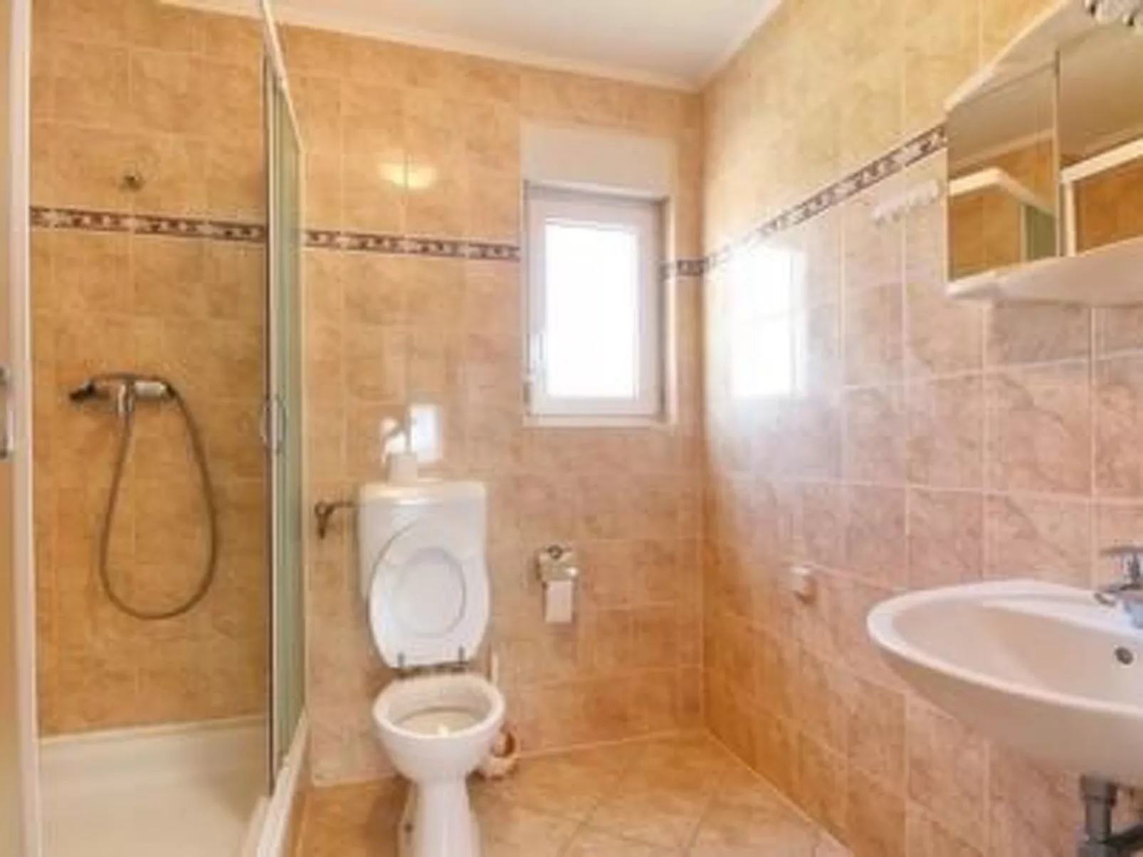 Wohnung mit Balkon-Image-tags.info