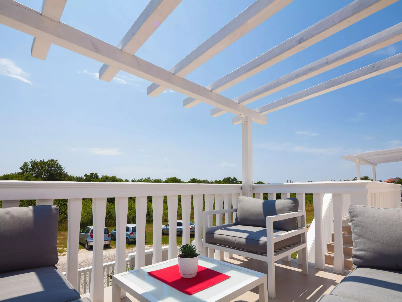 Ema Red mit Jacuzzi-Drinnen