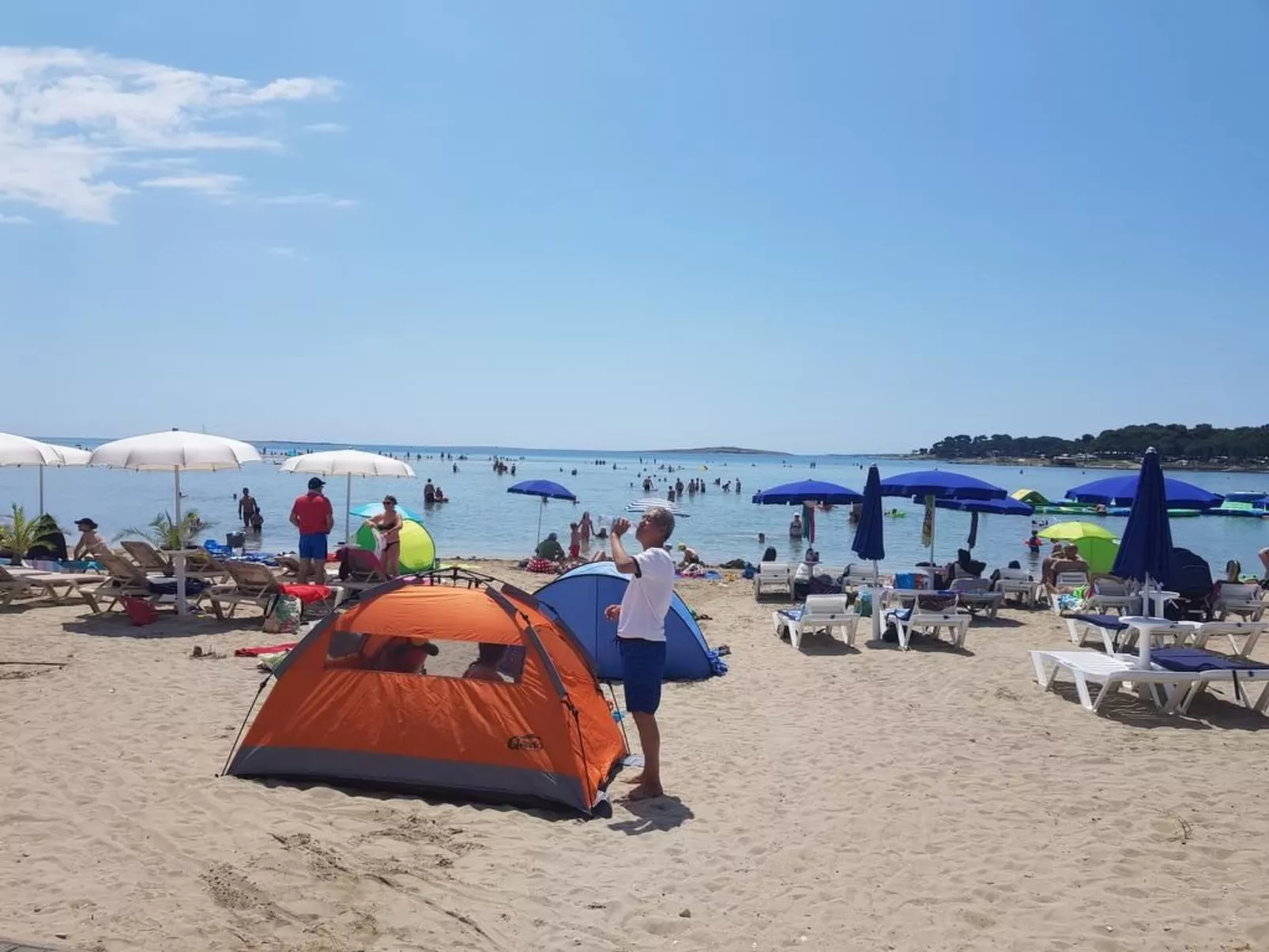 Modernes und komfortables Wohndesign-Outside