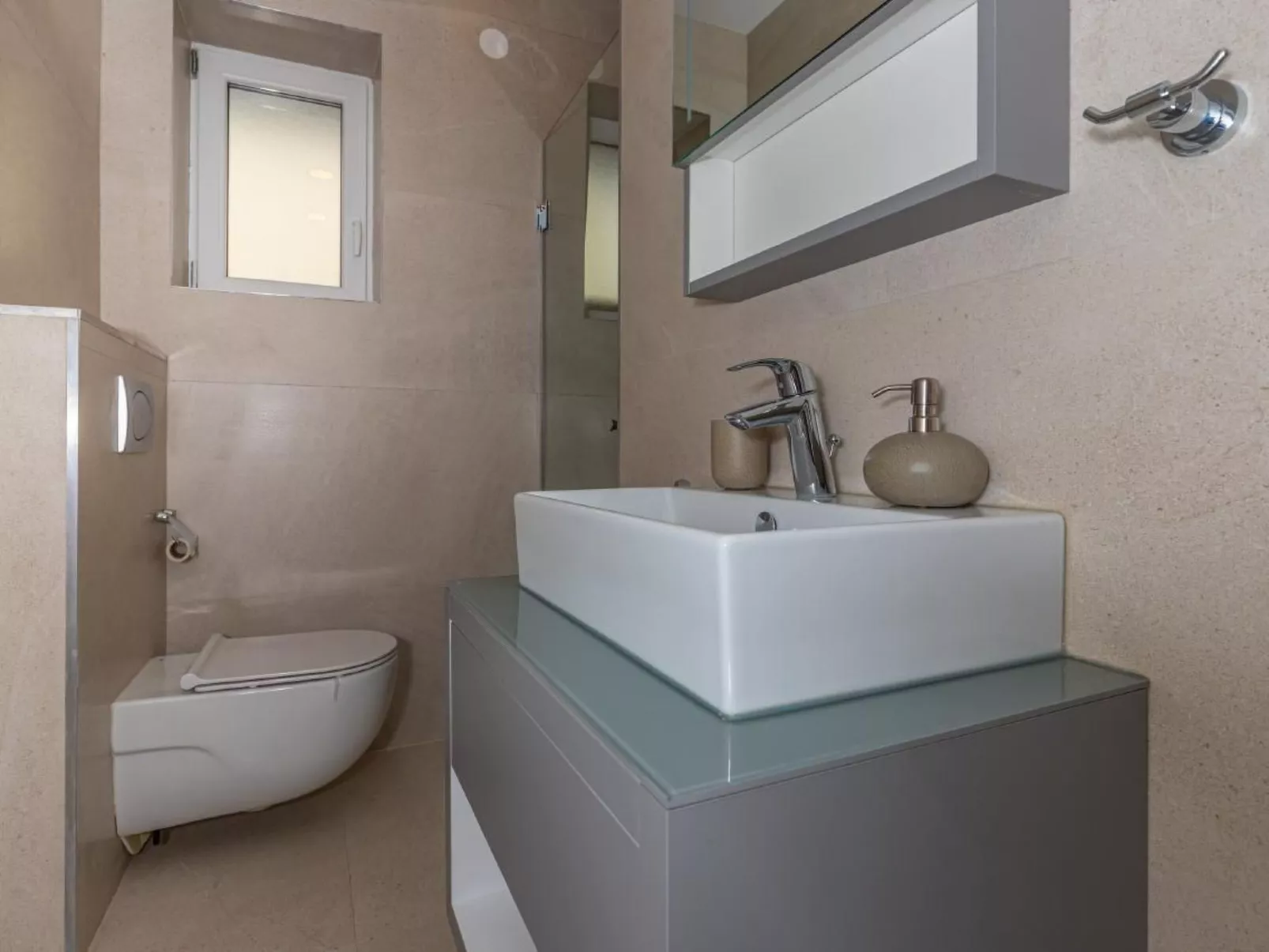 Apartment Helena-Drinnen