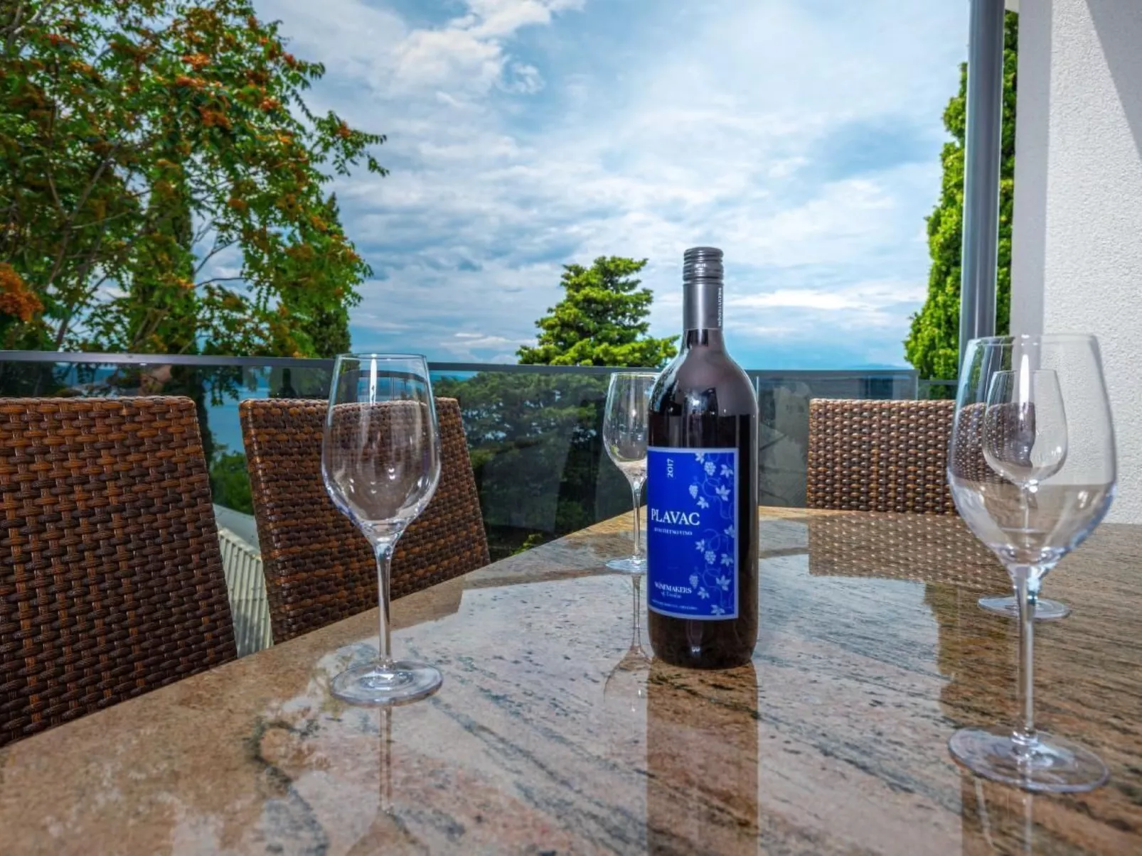 Apartment Emilia-Image-tags.info