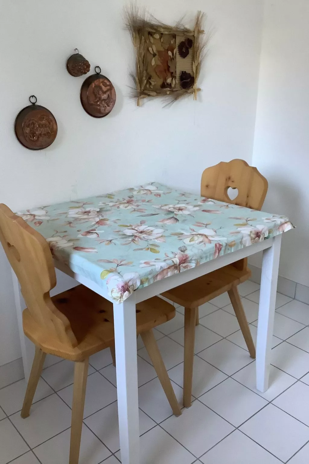 Chesa Auicula-Inside