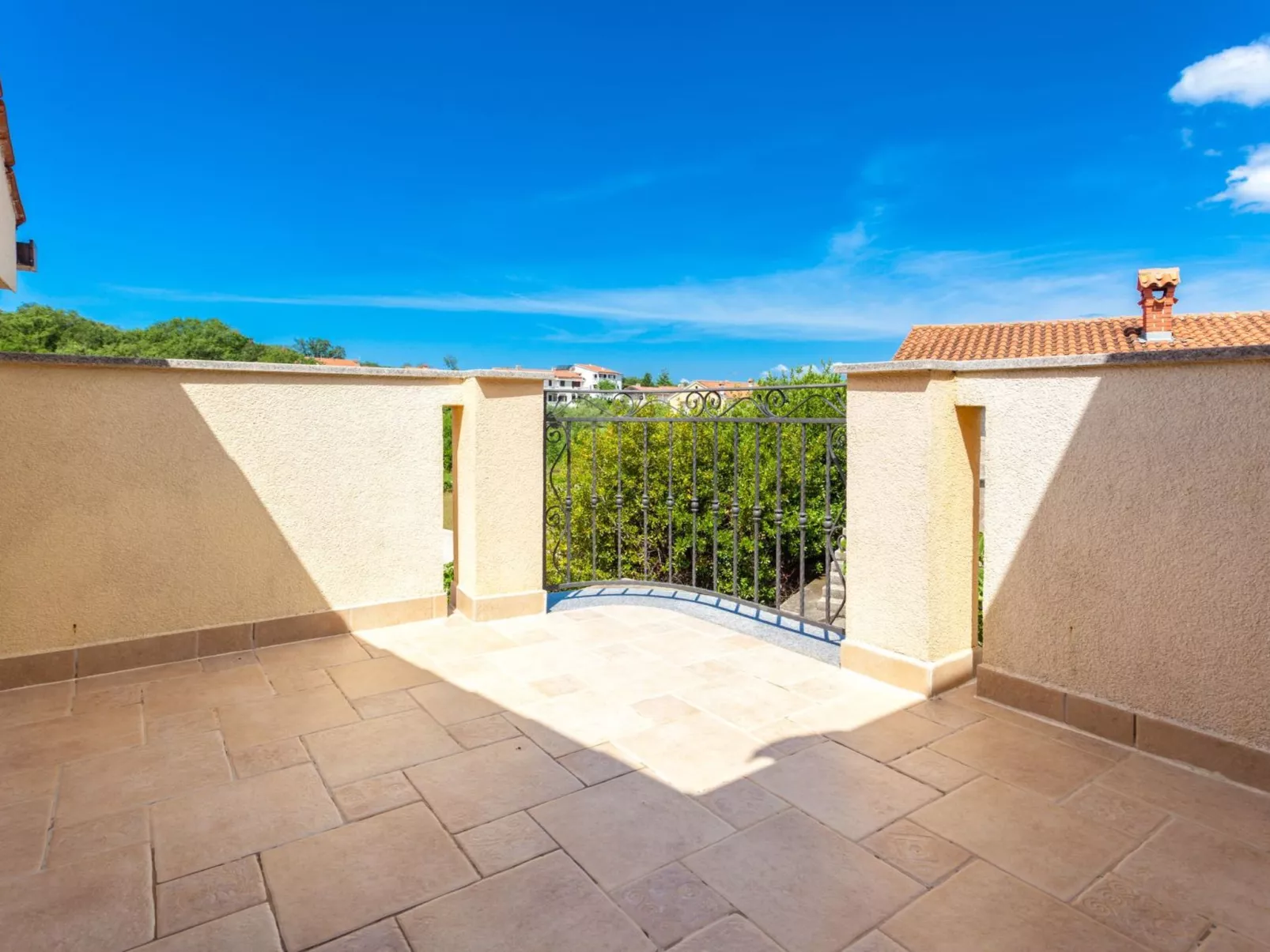 In der Nähe des Meeres, schöne und moderne Wohnung-Draußen